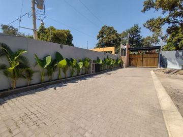 Casa en venta con jardín, alberca  en Fracc. privado en Yautepec,Morelos