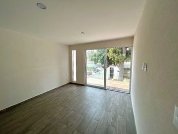 Casa en venta con jardín, alberca  en Fracc. privado en Yautepec,Morelos
