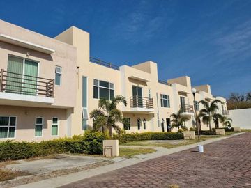 Casa nueva con roof garden en venta en Cuautla cerca de UNILA