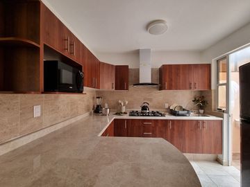 Casa en venta con roof garden,  asador y jardín privado en  Yautepec, Mor..