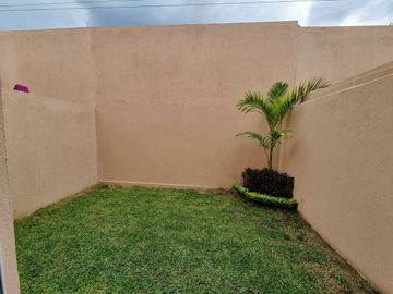 Casa en venta con roof garden,  asador y jardín privado en  Yautepec, Mor..