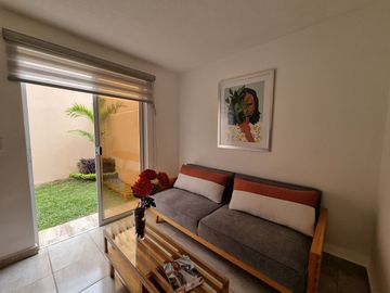 Casa en venta con roof garden,  asador y jardín privado en  Yautepec, Mor..
