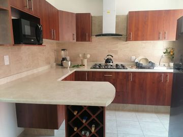 Casa en venta con roof garden,  asador y jardín privado en  Yautepec, Mor..