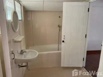 3 Bedroom House for sale in Chang Khlan, Chiang Mai