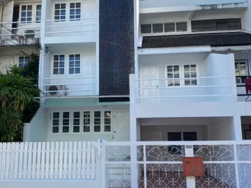 3 Bedroom House for sale in Chang Khlan, Chiang Mai