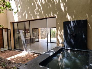 CASA AMATLAN EN VENTA, EN TEPOZTLAN PUEBLO MAGICO cerca de Amatlan  con jacuzzi