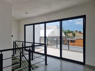 Casa con alberca, 3 recamaras en venta en Yautepec en el barrio de Ixtlahuacán