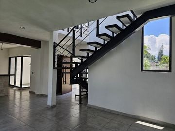 Casa con alberca, 3 recamaras en venta en Yautepec en el barrio de Ixtlahuacán