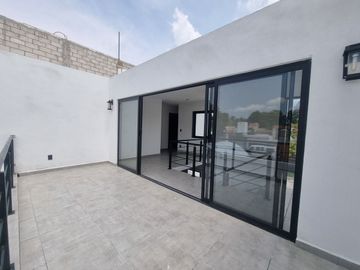 Casa con alberca, 3 recamaras en venta en Yautepec en el barrio de Ixtlahuacán