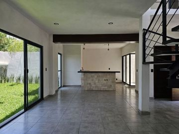 Casa con alberca, 3 recamaras en venta en Yautepec en el barrio de Ixtlahuacán