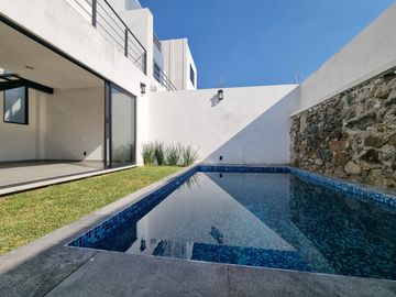 Casa con alberca, 3 recamaras en venta en Yautepec en el barrio de Ixtlahuacán