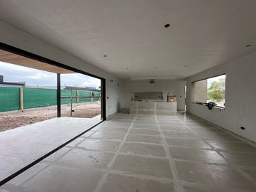 Casa una planta, 3 dorm y 3 baños