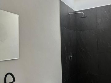 EN VENTA, CASA CON ALBERCA EN OAXTEPEC, MORELOS