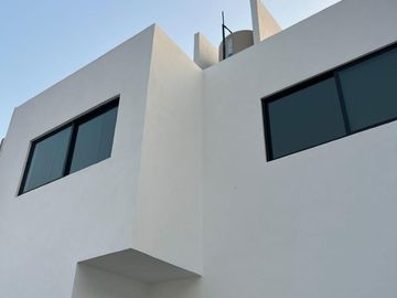 EN VENTA, CASA CON ALBERCA EN OAXTEPEC, MORELOS