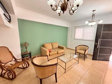 Importante casa de 4 dormitorios con pileta en VENTA en Lomas de Tafí, sector 16