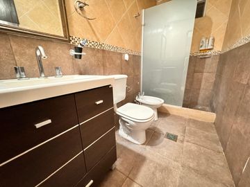 Importante casa de 4 dormitorios con pileta en VENTA en Lomas de Tafí, sector 16