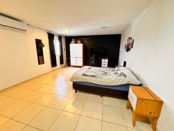 Importante casa de 4 dormitorios con pileta en VENTA en Lomas de Tafí, sector 16