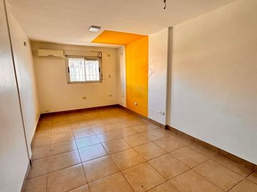 Importante casa de 4 dormitorios con pileta en VENTA en Lomas de Tafí, sector 16