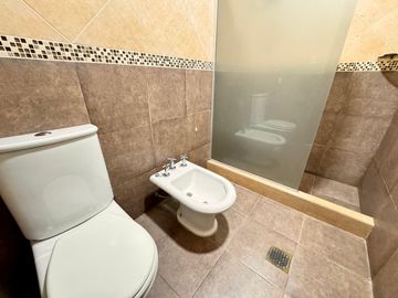 Importante casa de 4 dormitorios con pileta en VENTA en Lomas de Tafí, sector 16