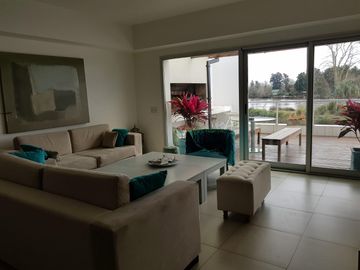 Departamento en Albanueva sobre el Rio