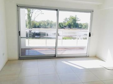 Departamento en Albanueva sobre el Rio