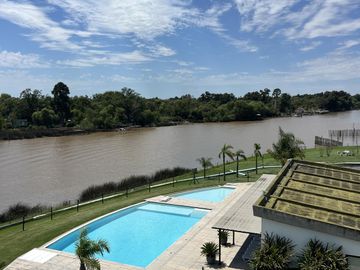Departamento en Albanueva sobre el Rio