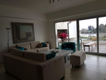 Departamento en Albanueva sobre el Rio