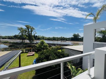 Departamento en Albanueva sobre el Rio