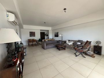 Departamento en Albanueva sobre el Rio
