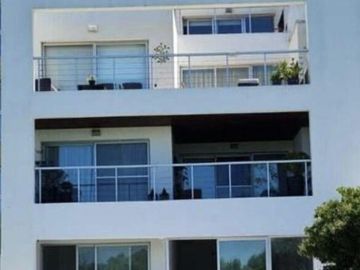 Departamento en Albanueva sobre el Rio