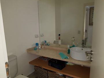 Departamento en Albanueva sobre el Rio
