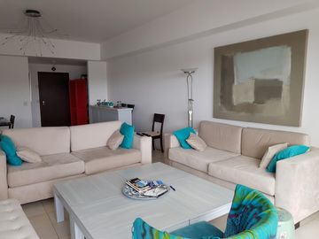 Departamento en Albanueva sobre el Rio