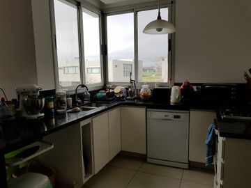 Departamento en Albanueva sobre el Rio