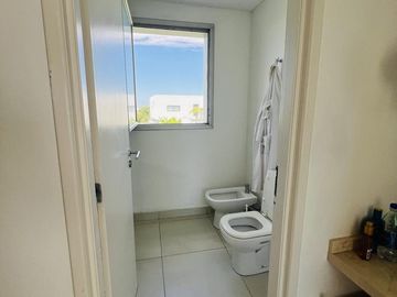 Departamento en Albanueva sobre el Rio