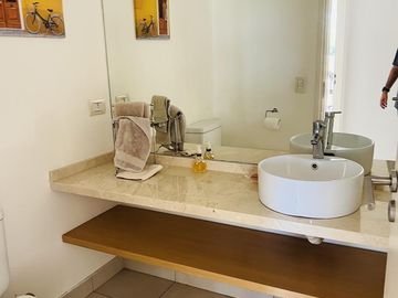Departamento en Albanueva sobre el Rio