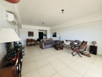 Departamento en Albanueva sobre el Rio