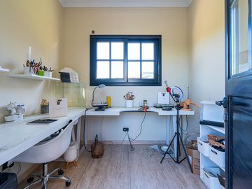 Casa de Lujo en Venta de 4 Dormitorios, en Barrio Cerrado Puerto Roldan, Roldan