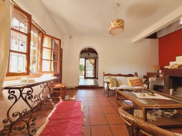 Casa en Villa Ballester - Venta - Cuatro Ambientes.