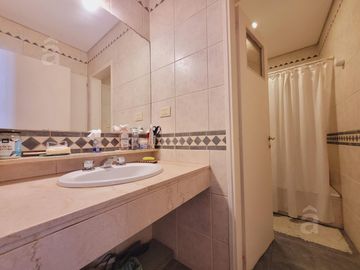 Casa en Villa Ballester - Venta - Cuatro Ambientes.