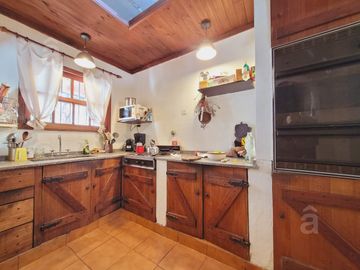 Casa en Villa Ballester - Venta - Cuatro Ambientes.