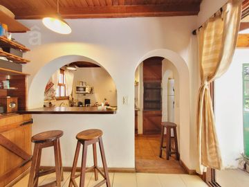 Casa en Villa Ballester - Venta - Cuatro Ambientes.