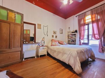 Casa en Villa Ballester - Venta - Cuatro Ambientes.