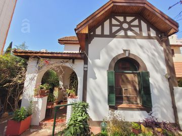 Casa en Villa Ballester - Venta - Cuatro Ambientes.