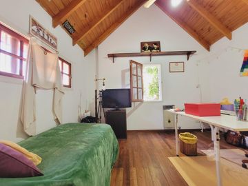 Casa en Villa Ballester - Venta - Cuatro Ambientes.