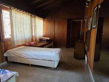 Casa en  Venta-Villa Devoto-5 amb- jardin- cochera