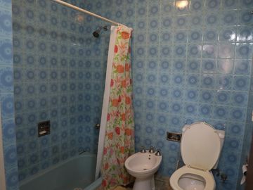 Casa en  Venta-Villa Devoto-5 amb- jardin- cochera