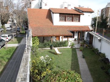 Casa en  Venta-Villa Devoto-5 amb- jardin- cochera