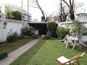 Casa en  Venta-Villa Devoto-5 amb- jardin- cochera