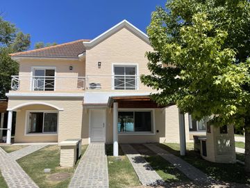 Casa estilo Duplex en Venta - Pilar - Barrio cerrado Las Margaritas