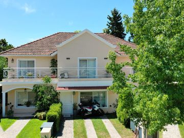 Casa estilo Duplex en Venta - Pilar - Barrio cerrado Las Margaritas